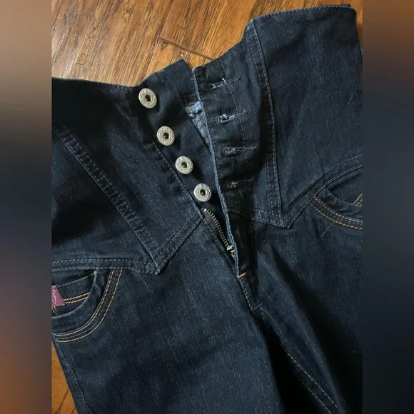 FOXY Jeans - Picture 9 of 13